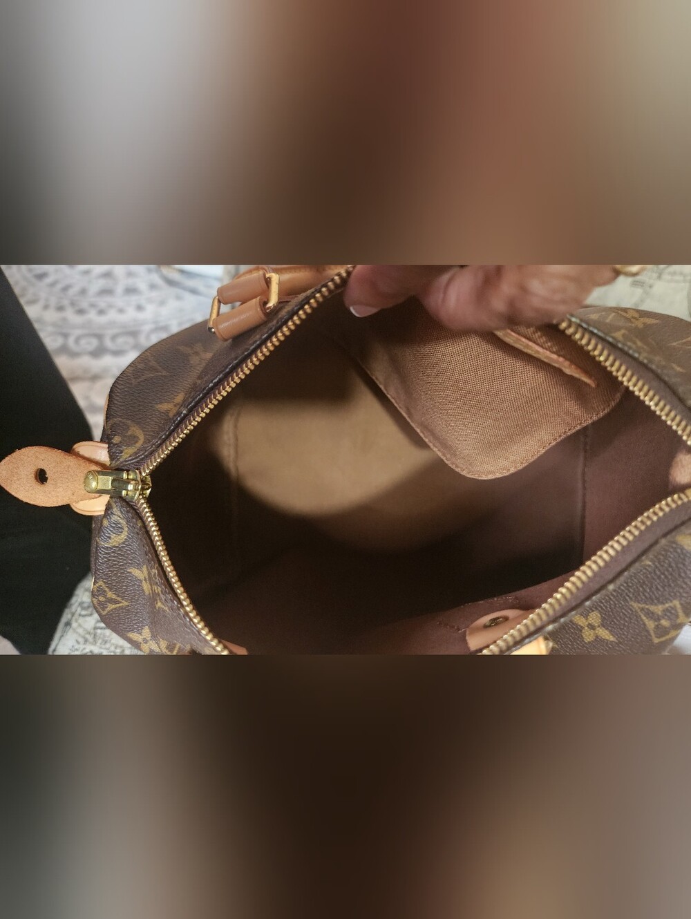 Louis Vuitton Monogram Speedy 25 with Coa And Dust Bag - Picture 5 of 6